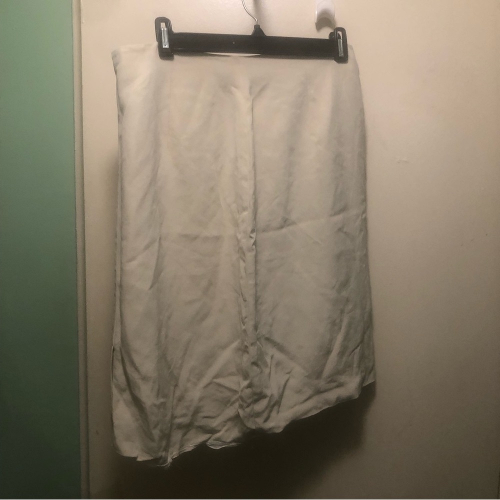 White 100% silk skirt, jones New York, size 16